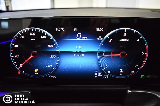 MERCEDES-BENZ GLB 200 d Automatic Premium